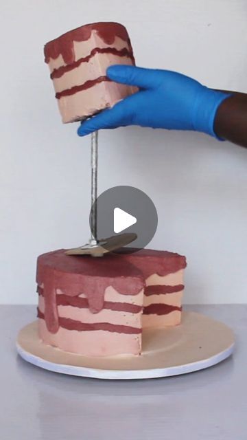 Edibleelegancecakeszim Youtuber on Instagram: "Comic cake topsy turvy structure. #gravitycake #cakedecorating" Tipsy Topsy Cake, Tipsy Turvy Cake, Cherry Shaped Cake, Pound Cake Decoration Ideas, Unusual Cakes Designs, Faultline Cake Design, Artistic Cakes Design, Anti Gravity Cake Ideas, Gravity Cake Ideas