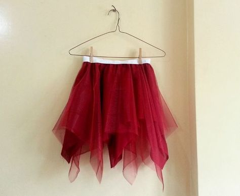 DIY Square Skirt Diy Tulle Skirt, Tulle Skirt Tutorial, Square Skirt, Diy Tulle, No Sew Tutu, Gonna In Tulle, How To Make Tutu, Fairy Skirt, Make Your Own Clothes