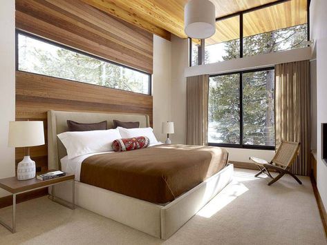 Clerestory windows at different heights bring plenty of natural light into this contemporary bedroom - Decoist Soothing Bedroom Colors, Manchester Tan, Bedroom Designs For Couples, Soothing Bedroom, Design Ložnic, Contemporary Bedrooms, Zen Bedroom, Interior Minimalista, Modern Bedroom Design