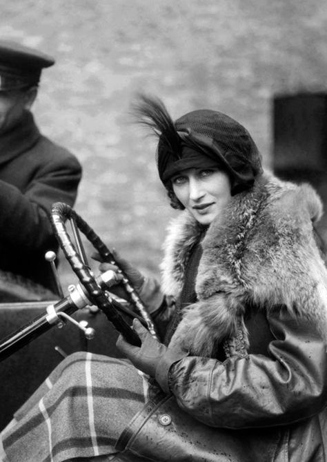 1926 Fashion, Vintage Headwear, Roaring 1920s, 1920s Women, Charles Lindbergh, Vintage People, Biker Babe, 1920 Fashion, 1920s Vintage