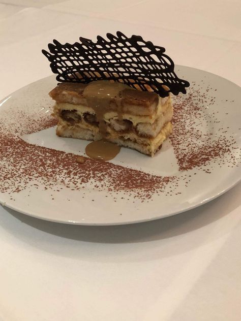 Tiramisu Fine Dining, Tiramisu Plating Ideas, Modern Plated Desserts, Tiramisu Plating, Bar Recipes Easy, Plating Cake, Restaurant Plating, Cake Plating, Best Tiramisu Recipe