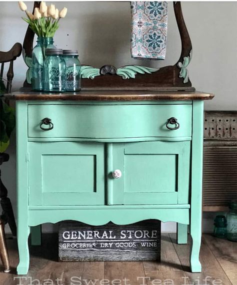 Wash Stand Makeover, Antique Crafts, Antique Wash Stand, Cheap Furniture Makeover, Easy Furniture Makeover, Furniture Refurbishing, Dresser Antique, Painted Dressers, Diy Furniture Makeover Ideas