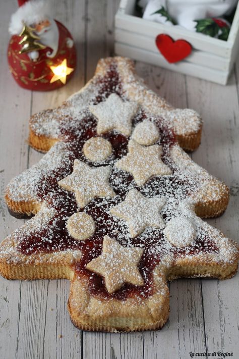 Crostata albero di Natale - La cucina di Reginé ☼ Christmas Cake Designs, Winter Cake, Cake Shop, Christmas Cake, Christmas And New Year, Cake Designs, Christmas Food, Tart, Biscuits