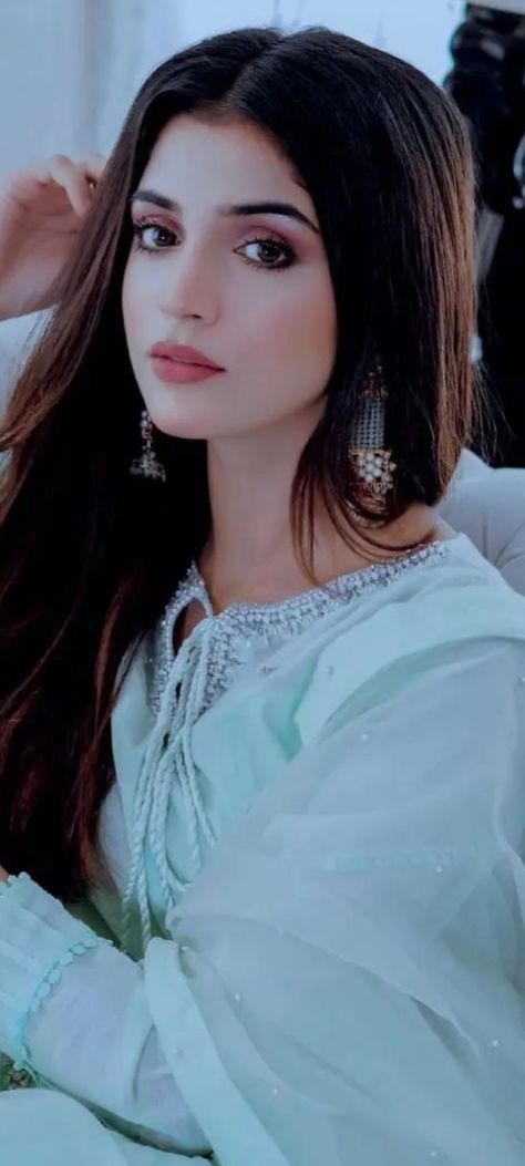 Pakistani Actress Hairstyle, Zainab Shabbir, Laiba Khan, Girly Facts, Pakistani Actors, Couple Wedding Dress, Beautiful Blonde Hair, Couples Hugging, Bridal Dresses Pakistan