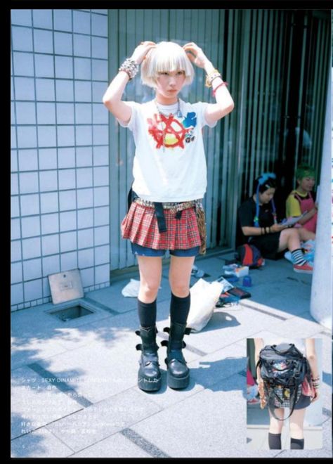 Japanese Grunge Fashion, 90s Japanese Fashion, 90s Harajuku, Mode Harajuku, Japanese Punk, Fruits Magazine, 일본 패션, Harajuku Fashion Street, Street Snap