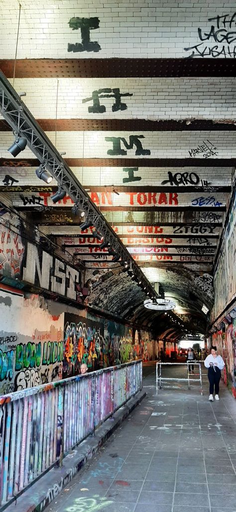 Graffiti 
Graffiti tunnel 
Tunnel
London Leake Street, In London, Graffiti, London, Road