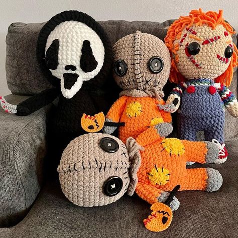 Crochet Scream Free Pattern, Crochet Ghostface Pattern Free, Scary Crochet Patterns, Crochet Ghost Face, Scream Movie Crochet, Ghost Face Crochet, Crocheted Halloween, Crochet Chucky, Horror Crochet Pattern