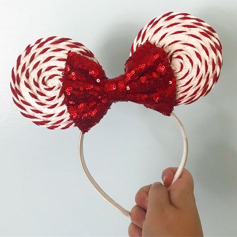 Candy Cane Headband Diy, Disney Christmas Ears Diy, Christmas Mickey Ears Diy, Christmas Hair Accessories Diy, Christmas Minnie Ears, Diy Disney Ears Templates, Diy Christmas Headbands, Disney Ears Diy, Diy Christmas Accessories