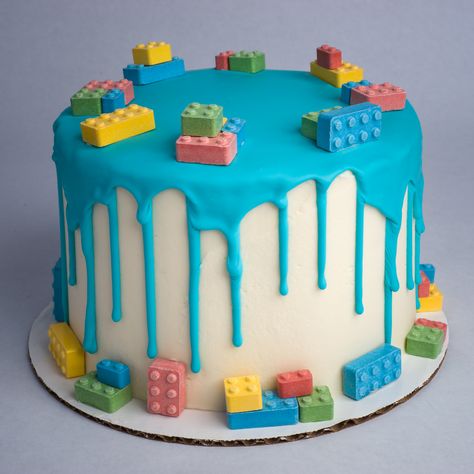 Lego Cake Ideas Buttercream, Lego Drip Cake, Lego Buttercream Cake, Chocolate Lego Cake, Lego Cake Ideas, Easy Lego Cake, White Chocolate Ganache Drip, Lego Friends Cake, Lego Themed Cake