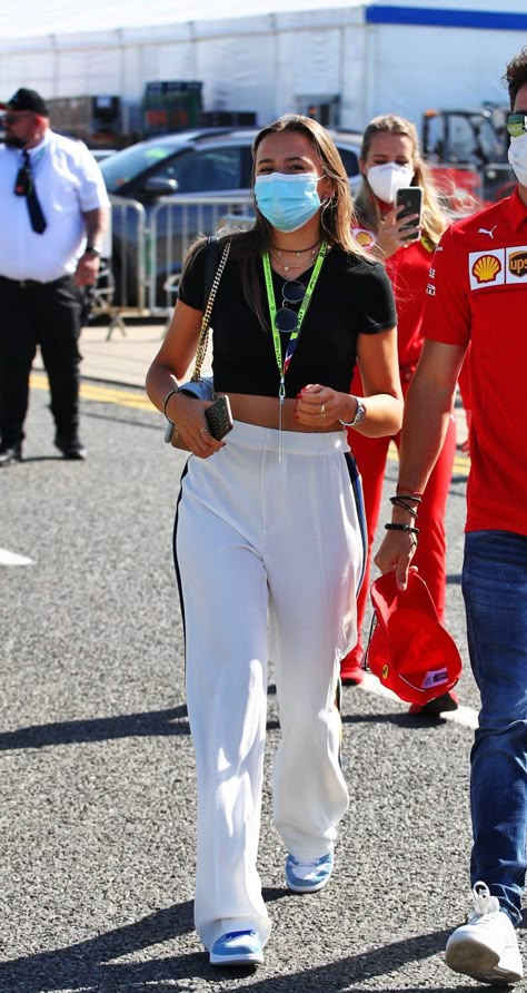 F1 Race Outfit Ideas, Formula 1 Race Outfit Women, F1 Outfits Women, F1 Race Outfit For Women, Charlotte Sine Outfits, F1 Wags Outfits, Formula 1 Outfit Women, F1 Outfit For Women, Formula 1 Outfit