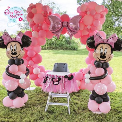 Pink balloon arch, balloon arch, organic balloon arch, organic balloons, organic decor, mouse arch, Minnie mouse arch, Mickey arch Minnie Birthday Balloons, Minnie Mouse Birthday Party Balloons, Minnie Mouse Outside Party Ideas, Minnie Mouse Balloon Columns, Mini Mouse Backdrop Ideas, Diy Minnie Mouse Balloon Arch, Outside Minnie Mouse Birthday Party, Minnie Mouse Birthday Balloon Arch, Minnie Mouse Balloon Decor