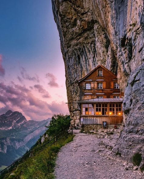 Mountain Restaurant, Switzerland Hiking, Unusual Hotels, Switzerland Vacation, Car Up, World Most Beautiful Place, Visit Switzerland, Travel Destinations Bucket Lists, Stay Overnight