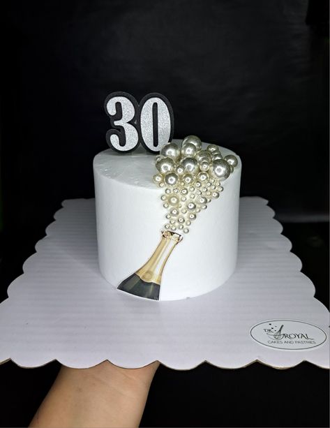 Champagne Bubble Cake, Champagne Cake Design, Prosecco Cake, 50th Birthday Cake For Women, 18th Ideas, Farewell Cake, Bubble Cake, Champagne Cake, 50th Bday