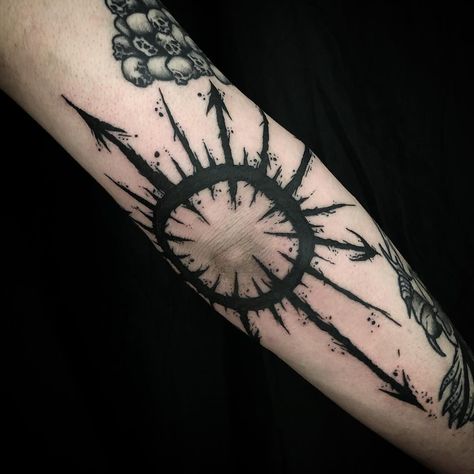 Chaos  Thanks to Alex for getting me to fill in his elbow on his Warhammer 40k sleeve with this freehand chaos symbol.  #warhammer40k… Viking Elbow Tattoo, Warhammer 40k Symbols, Chaos Symbol Tattoo, Warhammer 40k Tattoo Ideas, Archaic Symbols, Warhammer 40k Tattoo, Chaos Symbol, Chaos Star, Chaos Tattoo