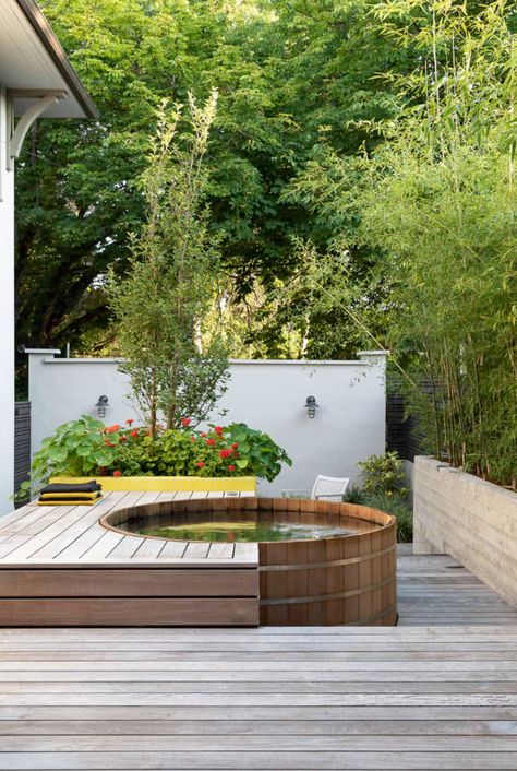 23 Amazing Outdoor Hot Tub Ideas For A Sanctuary Of Relaxation Outdoor Hot Tub Ideas, Whirlpool Deck, Hot Tub Ideas, Small Hot Tub, Gravel Backyard, Modern Outdoor Living Space, Low Maintenance Backyard, Round Hot Tub, Hot Tub Patio