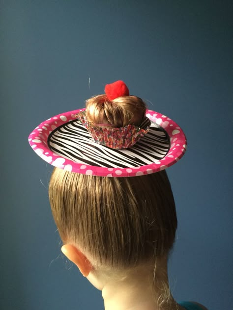 Crazy hair day cupcake! Crazy Hair Ideas, Crazy Hair Day Ideas, Wacky Hair Day, Crazy Hat, Crazy Hat Day, Hat Day, Wacky Hair Days, Going Out Hairstyles, Wacky Hair