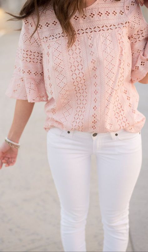 Pink Lace Blouse / White Skinny Jeans.The Stilt Crop Skinny Jeans White.Perfect for warmer weather, these figure-sculpting skinny jeans in crisp white denim are cropped at the ankle for a sleek, footwear-flaunting silhouette. Trending Summer Spring Fashion Outfit to Try This 2017 Great for Wedding,casual,Flowy,Black,Maxi,Idea,Party,Cocktail,Hippe,Fashion,Elegant,Chic,Bohemian,Hippie,Gypsy,Floral Pink Outfit Ideas, Pink Lace Blouse, Look Rose, White Lace Blouse, Summer Outfit Ideas, Cute Spring Outfits, Elegante Casual, Mode Casual, Cooler Look