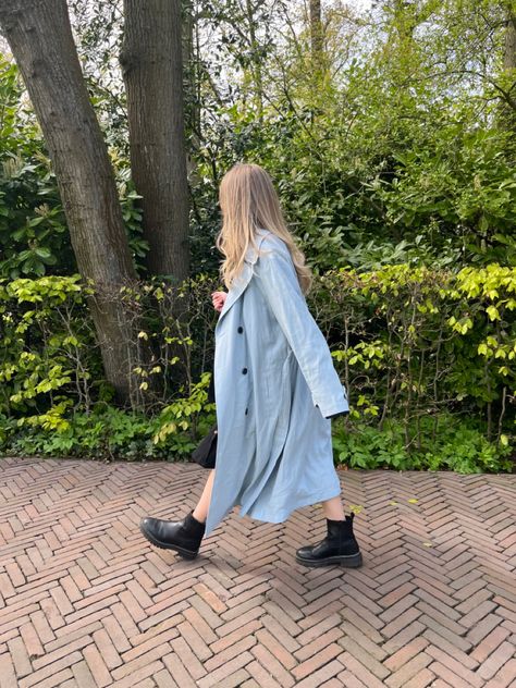 Blue Trench Coat Outfit, Light Blue Trench Coat, Summer Trench Coat, Rome Outfits, Blue Trench Coat, Trench Coat Outfit, Old Money Aesthetic, Coat Outfits, Pale Blue