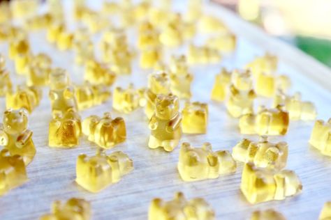 Fireball Gummies, Alcohol Gummy Bears, Gummy Bears Recipe, Gummy Bear Recipe, Fireball Recipes, Fireball Drinks, Agar Agar Powder, Homemade Gummy Bears, Graham Flour