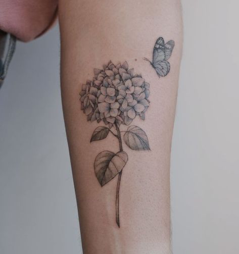 Hydrangea Tattoo, Cow Tattoo, Chic Tattoo, Petite Tattoos, Tattoo Now, Flower Sleeve, 1 Tattoo, Tattoo Meaning, Flower Tattoo Designs