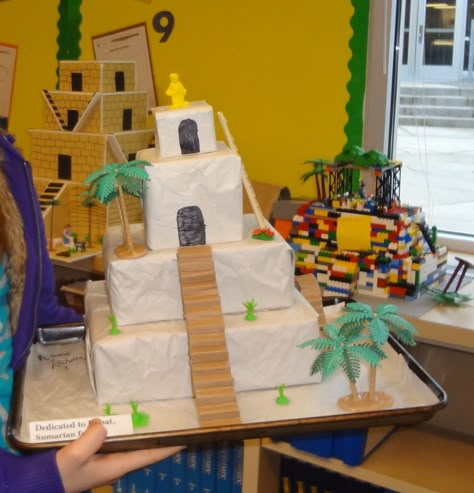 Ziggurat Ch 7...making either this or the lego version. To be determined by the kiddos Ziggarut Project, Ziggurat Project Ideas, Egyptian Diorama, Mesopotamia Activities, Mesopotamia Projects, Ancient History Homeschool, Childrens Bible Study, Diy Photo Projects, Ancient Egypt Projects