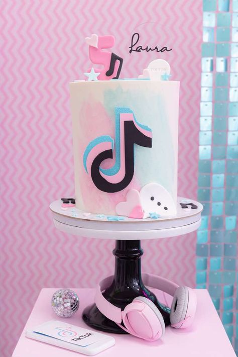 Tiktok Birthday Party Ideas, Tiktok Birthday Cake, Tiktok Birthday Party, Football Cake Design, Birthday Tiktok, Zoe Cake, Tiktok Birthday, 14th Birthday Cakes, Rockstar Birthday Party