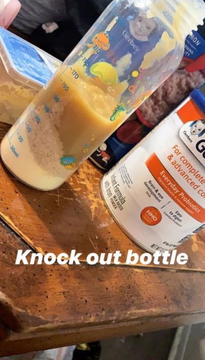 Mums are giving babies dangerous ‘knock-out’ bottles with food and even MEDICINE Formula Milk, Nutrition Consultant, Feeding Baby, Solids For Baby, Baby Eating, Baby Milk, Eat Fruit, Chrissy Teigen, Baby Formula