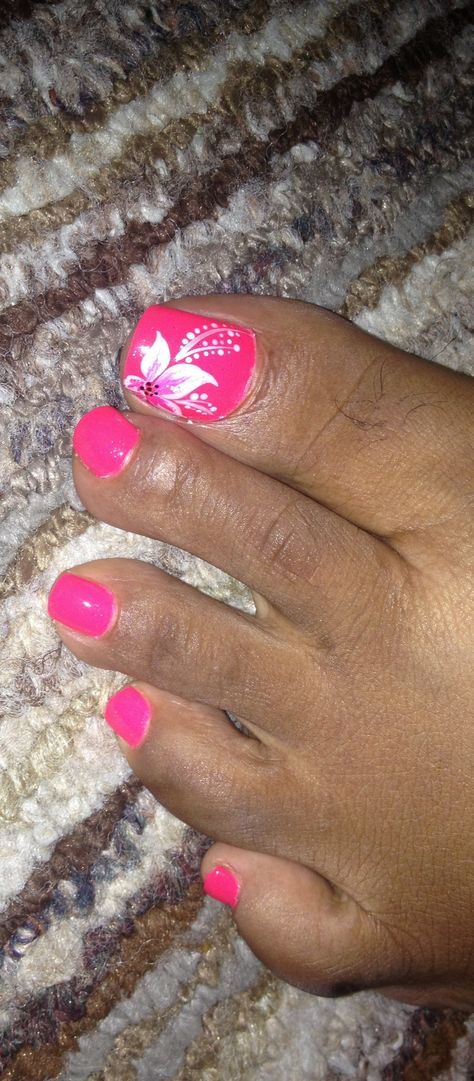 Pink toes with a white flower  Miracle Nails league city tx Flower Pedicure, Pink Toe Nails, Spring Pedicure, Pedicure Designs Toenails, Gel Pedicure, Pretty Toe Nails, Pink Toes, Summer Toe Nails, Pedicure Designs