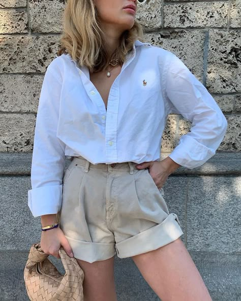 Leder Shorts Outfit, Button Down Outfit, Diy Shorts, Old Money Outfits, Mode Casual, Looks Street Style, Old Money Style, Money Aesthetic, Old Money Aesthetic