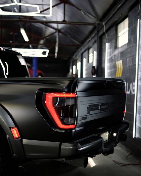 F150 Raptor Wallpapers, Ford Raptor Upgrades, F150 Lifted Black, 2023 Ford F150 Raptor R, New Ford Raptor, 2024 Ford Ranger Raptor, Ford F150 Interior, Black Ford Raptor, Ford Raptor Accessories