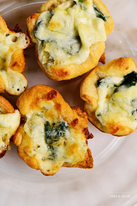 Spinach Artichoke Crostini, Appitizer Ideas, Spinach Dip Bites, Spinach Dip Appetizers, Quick Easy Appetizers, Spinach Artichoke Bites, Spinach Appetizers, Artichoke Bites, Baked Spinach Dip