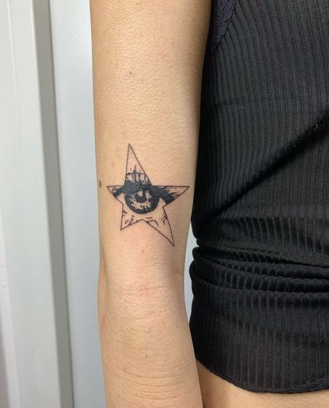 Unique Tattoos Aesthetic, Dominic Fike Tattoos Ideas, Alt Patchwork Tattoo, Tattoo Of An Eye, Set Your Heart Ablaze Tattoo, Retro Tattoo Ideas, Tattoo Ideas Stars, Star Tattoo Ideas, Link Tattoo