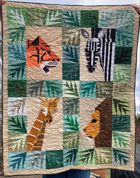 Jungle themed baby quilt Jungle Quilt Pattern, Jungle Quilt, Safari Quilt, Quilts For Babies, Elephant Quilt, Sewing Projects Ideas, Baby Quilt Ideas, Jungle Wall, Baby Quilt Pattern