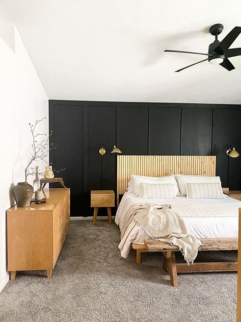 Black Accent Wall Bedroom Mid Century, Japandi Bedroom Ideas Black, Black White Wood Bedroom Ideas, Airbnb Bedroom Ideas Cozy, Modern Scandi Bedroom, Japandi Bedroom Black, Moody Scandinavian Bedroom, Dark Japandi Bedroom, Black Feature Wall Bedroom