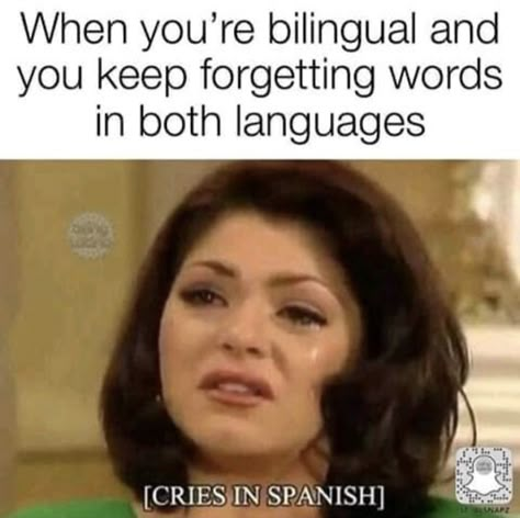 Happy Meme Monday: The Struggle Of Knowing Two Languages Bilingual Humor, Cries In Spanish, Mexican Funny Memes, Hispanic Jokes, Mexican Jokes, Funny Spanish Jokes, Mexican Memes, Spanglish Quotes, Spanish Jokes