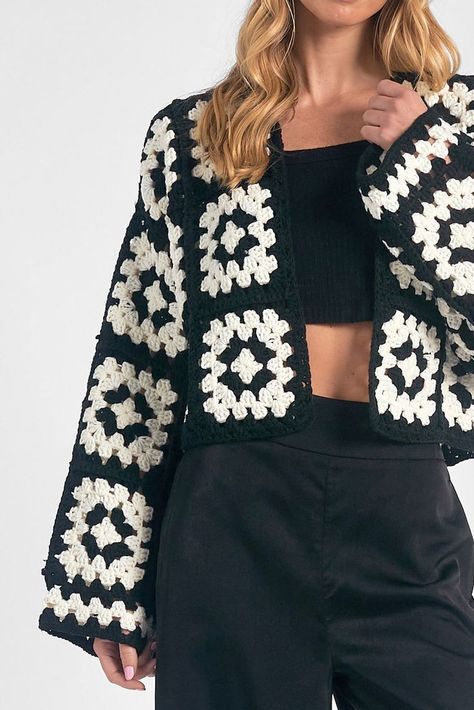 Granny Square Cardigan Outfit, Granny Square Black And White, Crochet Jacket Outfit, Black And White Crochet Sweater, Black And White Granny Square, Crochet Sweater Granny Square, Crochet Granny Square Jacket, Granny Square Crochet Sweater, Pola Sweater