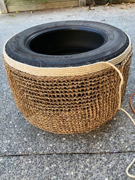 Tire Repurpose, Old Tires Ideas, Tire Coffee Table, Tire Diy, Tires Diy, Tyre Ideas, Diy Tire, Tire Table, Tire Seats