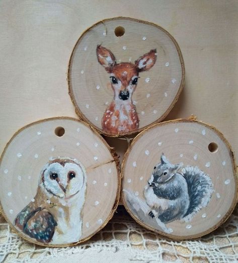 Artist Creates Stunning Animal Portraits on Slices of Wood Wood Slice Art, Wood Slice Crafts, Wood Painting Art, Wood Burning Crafts, Animal Portraits, Painted Christmas Ornaments, Wood Artist, Wood Burning Art, Wood Slice Ornament