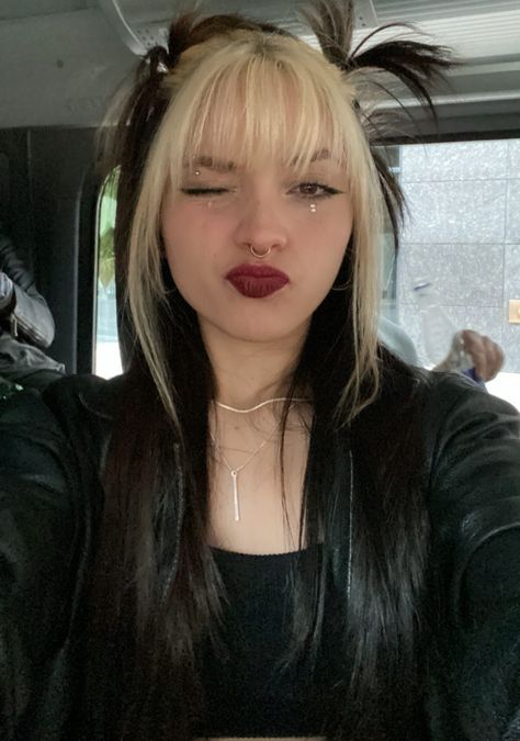 White And Black Hair With Bangs, Skunk Chunky Hair, Skunk Hair Front Pieces, Whispy Front Bangs Money Piece, Platinum Bangs With Black Hair, Blonde Bangs On Dark Hair, Front Bangs Dyed Blonde, Platinum Blonde Bangs With Black Hair, Checker Hair Dye