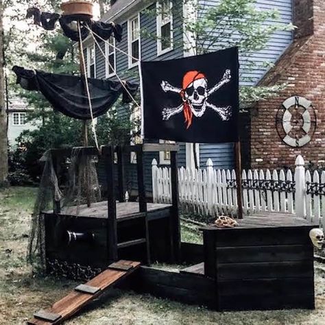 Ahoy Matey Pirate Theme, Pirate Ship Mast, Pirate Ship Prop, Outdoor Pirate Ship, Pallet Pirate Ship, Diy Pirate Ship, Pirate Ships Diy, Pirate Ship Playhouse, Pirate Halloween Decorations