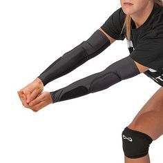 Get Some reasons to wear protective arm sleeves for running. Buy the best protective arm sleeves on http://www.bruisestoppers.com Volleyball Clothing, Volleyball Equipment, Volleyball Bag, Indoor Volleyball, Volleyball Gear, Volleyball Knee Pads, Joker Hd Wallpaper, Volleyball Training, Exercise Clothing