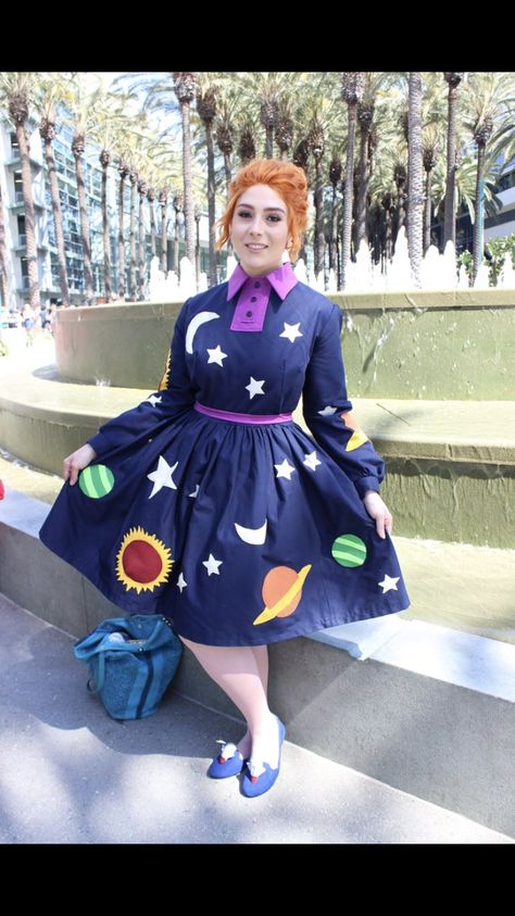 Ms Frizzle Dress, Welding Cap Pattern, Shaggy And Velma, Ms Frizzle, Magic School Bus, Cap Patterns, Yellow Hat, Disney Couples, Dress Halloween Costume