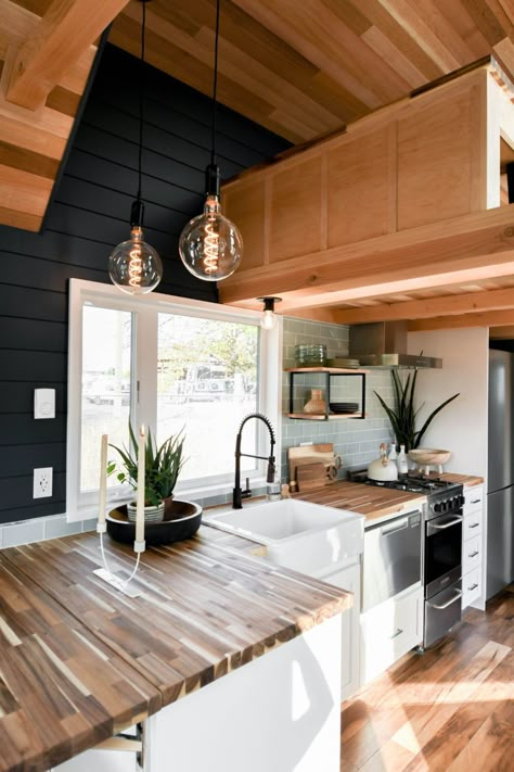 Cozy Winter Aesthetic, Prefab Shipping Container Homes, Kitchen Tiny, Barndominium Interior, Prefab Container Homes, Homes Kitchen, House Storage, Tiny House Talk, House Organization