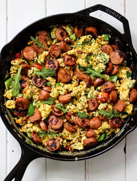 Breakfast Scramble with chicken sausage, spinach, arugula, bell peppers and scrambled eggs is easily cooked in a cast iron pan. Breakfast Bowl Egg, Skillet Breakfast, Scrambled Eggs With Spinach, Breakfast Scramble, Sausage Spinach, Mexican Breakfast Recipes, Italian Sausage Recipes, Cajun Chicken Pasta, Sausage And Egg