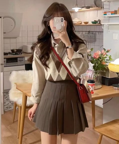 Brown Skirt Outfit Korean, Cute Brown Outfits Korean, Korean Fall Outfits Skirt, Business Casual Outfits For Women Skirts Office Style, Feminine Core Aesthetic, Cute Outfits Asian, Short Brown Skirt Outfit, Kawaii Fall Outfits, College Outfits Skirt