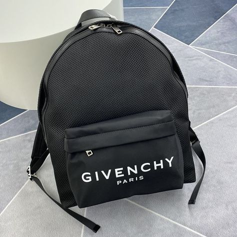 Size 35 x 9 x 45 cm - Comes with box, dust bag, shopping bag, card and receipt Givenchy Backpack, Fabric Backpack, Lv Purse, Bags Luxury, Black Leather Backpack, Lv Handbags, Men's Bags, Lv Belt, Waist Bags