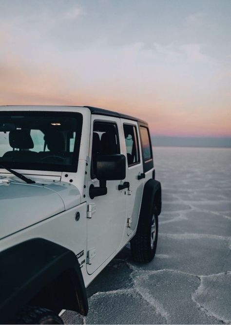 Jeep Wrangler Aesthetic, Wrangler Aesthetic, Jeep Aesthetic, White Jeep Wrangler, White Jeep, Cars Jeep, Dream Cars Jeep, Jeep Rubicon, Kid Friendly Travel Destinations