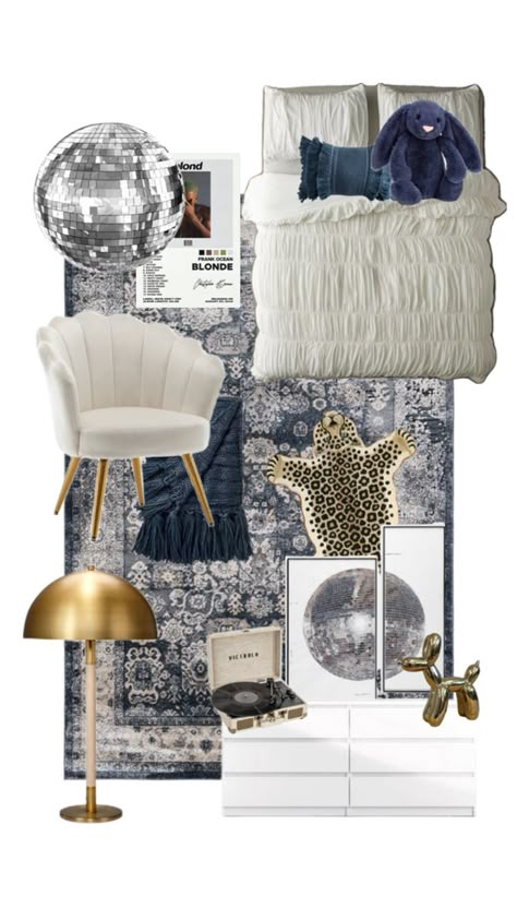 navy bedroom design Navy Black And White Bedroom, Navy Room Decor Aesthetic, Navy Blue Aesthetic Bedroom, Navy Dorm Room Ideas, Navy And Black Bedroom, Navy Bedroom Aesthetic, Navy Bedroom Ideas Gold Accents, Navy Girls Bedroom, Navy Room Aesthetic