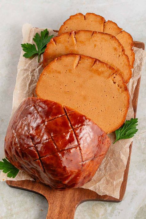 Vegan Ham, Ham Roast, Holiday Entrees, Yeast Packet, Vegan Beef, Sweet Glaze, Holiday Sides, Ham Recipe, Vegetarian Thanksgiving