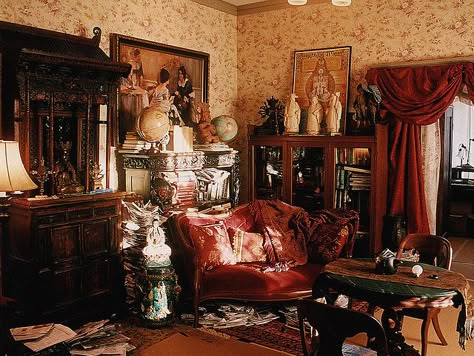 Eclectic Victorian Psychic Living Room Set Decorator Rick Romer, TV, Hawaii by Rick Romer, via Flickr Slytherin Bedroom, Victorian Sitting Room, Victorian Rooms, Victorian Room, Victorian Living Room, Victorian Parlor, Victorian Home Interior, Victorian Home Decor, Victorian Bedroom